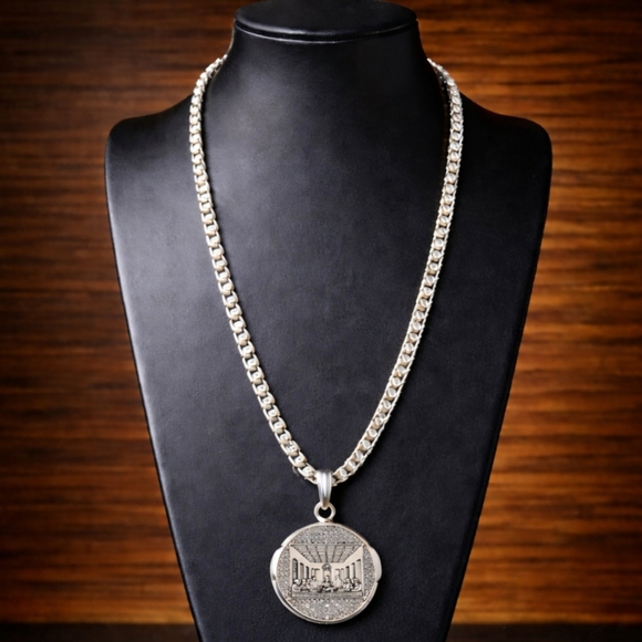 🚨 ZAY SOS🚨 Last Supper Necklace Or Basketball All With 34” Box Chain NWT - Picture 2 of 14